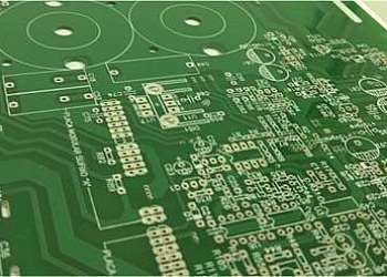 Placa de circuito impresso verde